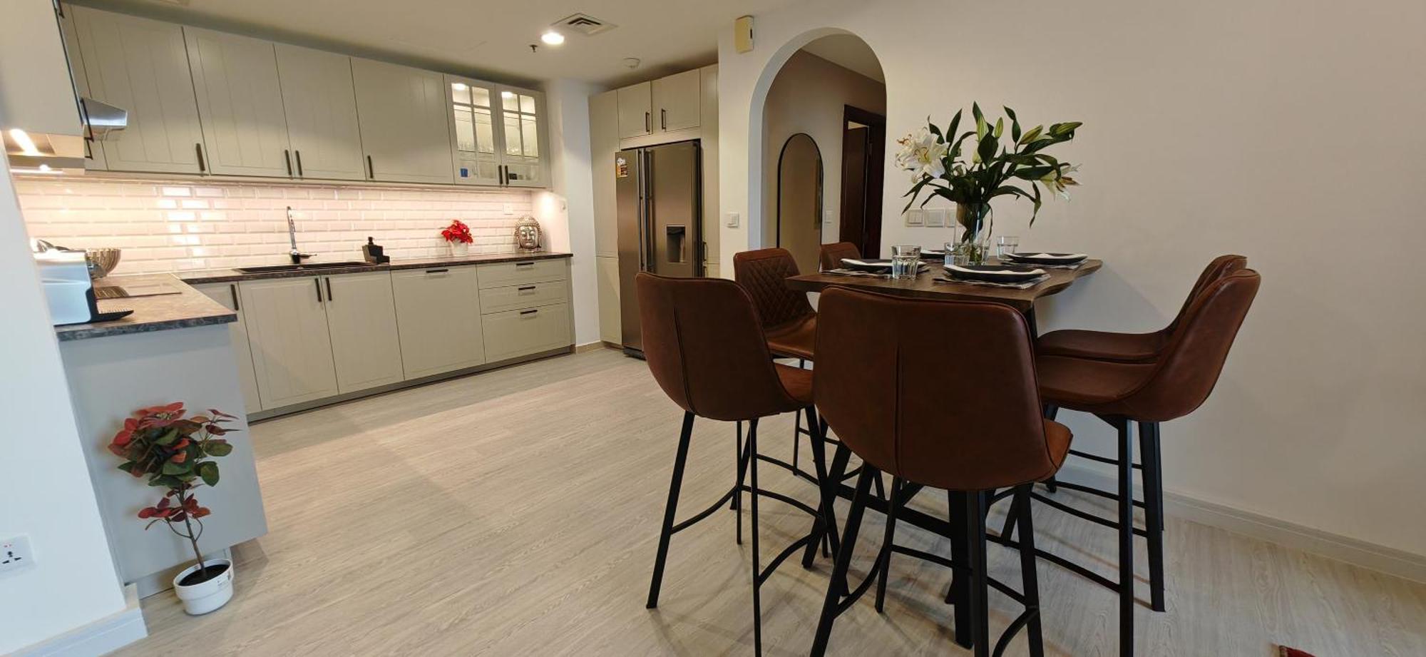 Marina View Luxury Condo: Spacious 2bd Steps From Jbr Apartment Dubai