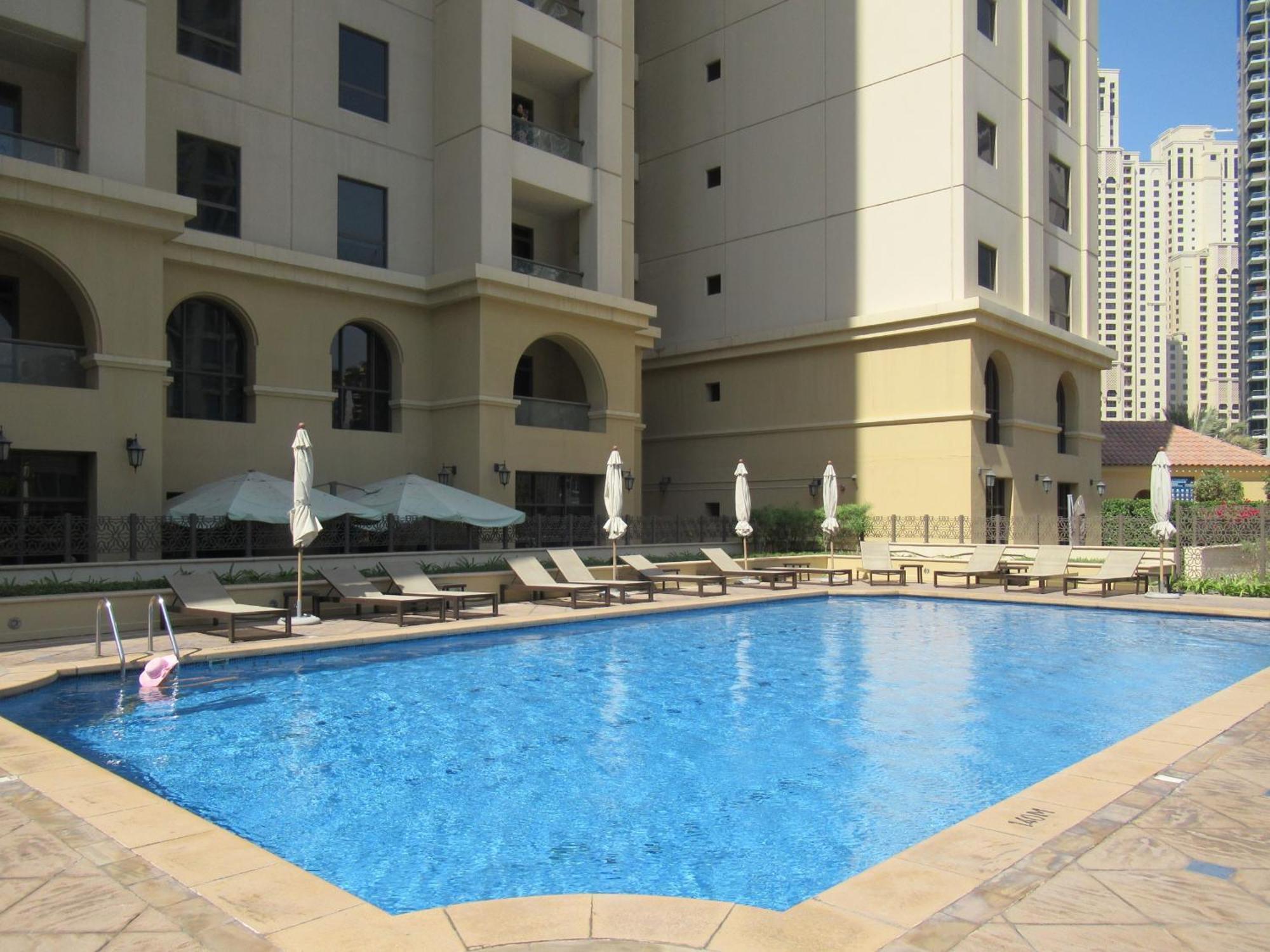 Marina View Luxury Condo: Spacious 2bd Steps From Jbr Apartment