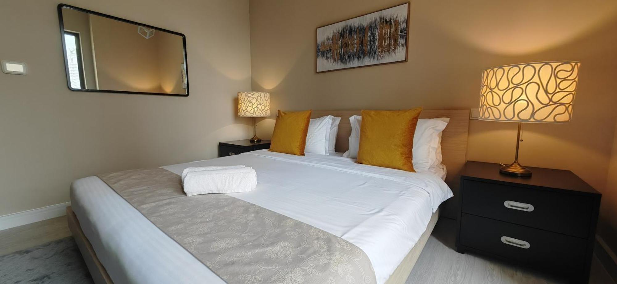Apartment Marina View Luxury Condo: Spacious 2bd Steps From Jbr