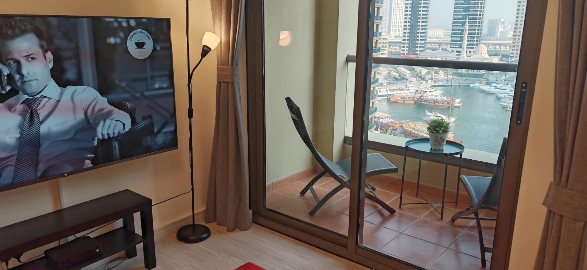 Marina View Luxury Condo: Spacious 2bd Steps From Jbr Apartment